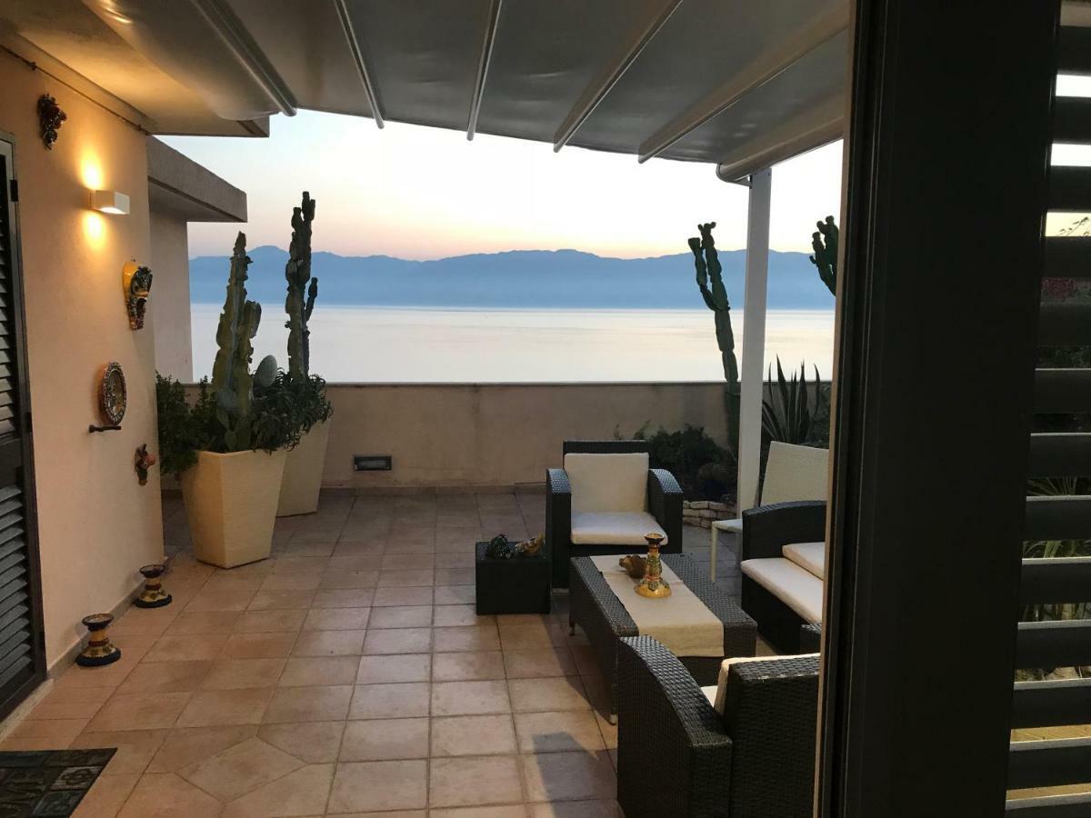 Sunset Terrazza Apartment Reggio Calabria Exterior photo